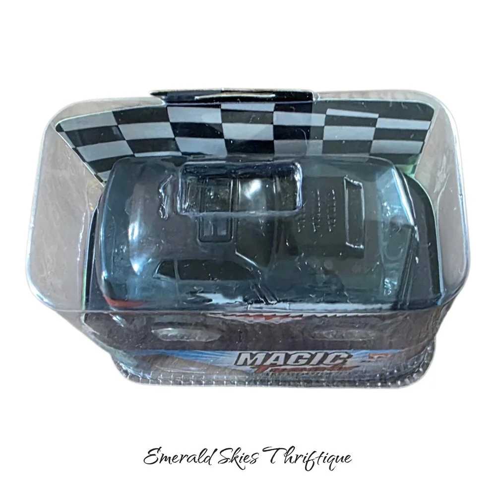 NEW Magic Tracks growler Light Up Race Car – NIB Factory Sealed 2017